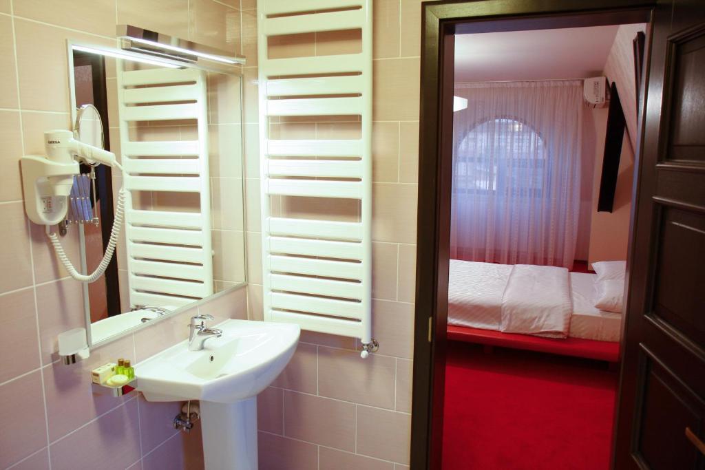 Târgu Jiu Hotel Anna Junior חדר תמונה
