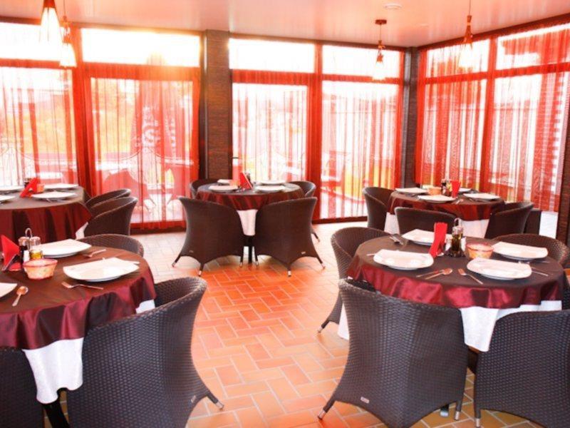 Târgu Jiu Hotel Anna Junior מראה חיצוני תמונה