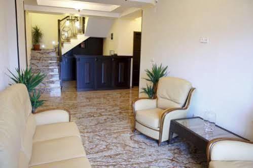 Târgu Jiu Hotel Anna Junior מראה חיצוני תמונה