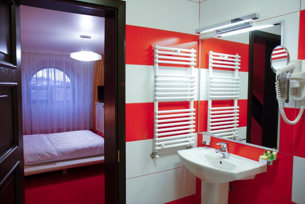 Târgu Jiu Hotel Anna Junior חדר תמונה
